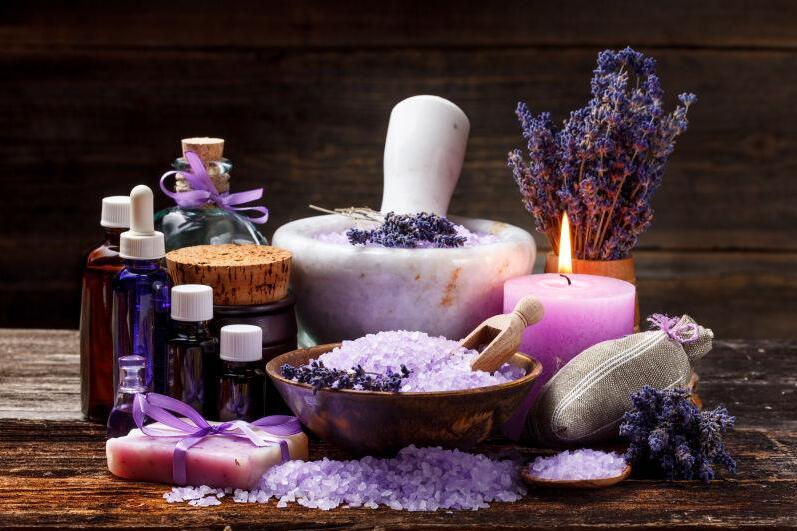 Fragrance oils vs Essential oils in Candles